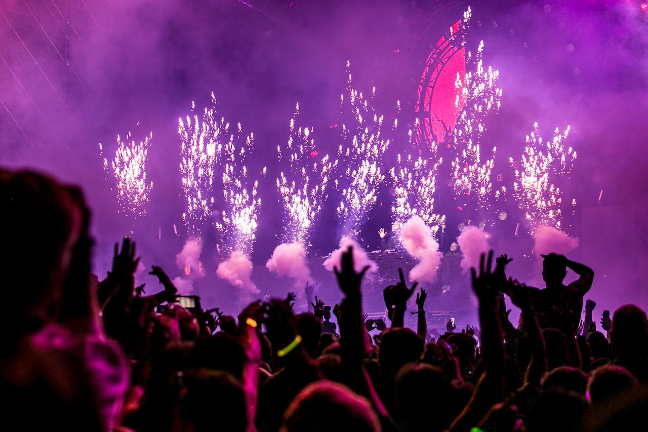 https://viagogo.prf.hn/click/camref:1101l3HgLT/destination:https%3A%2F%2Fwww.stubhub.com%2Fconcert-tickets%2Fcategory%2F1%3FtlcId%3D3%26from%3D0%26lat%3DMjUuNzcz%26lon%3DLTgwLjE5Mg%253D%253D
